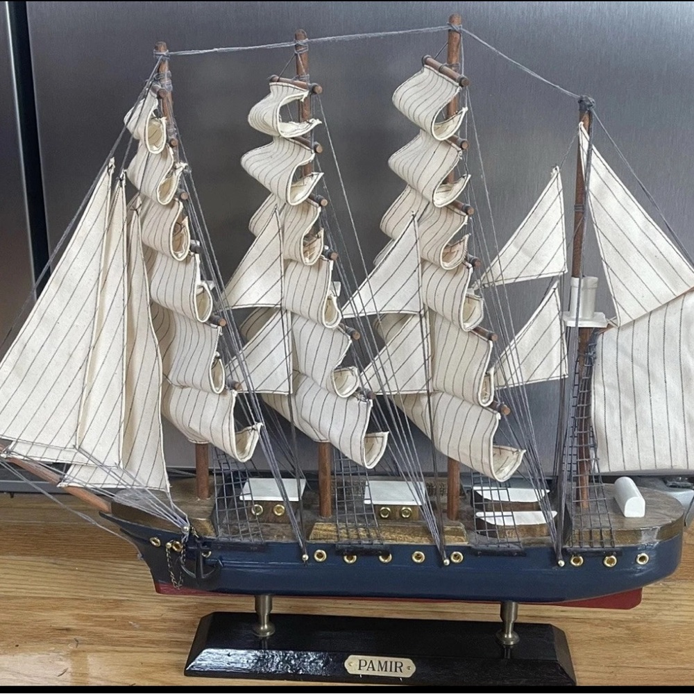 17.5” Heritage Mint Pamir Boat Tall Ships of the World Collection SH09 1996
